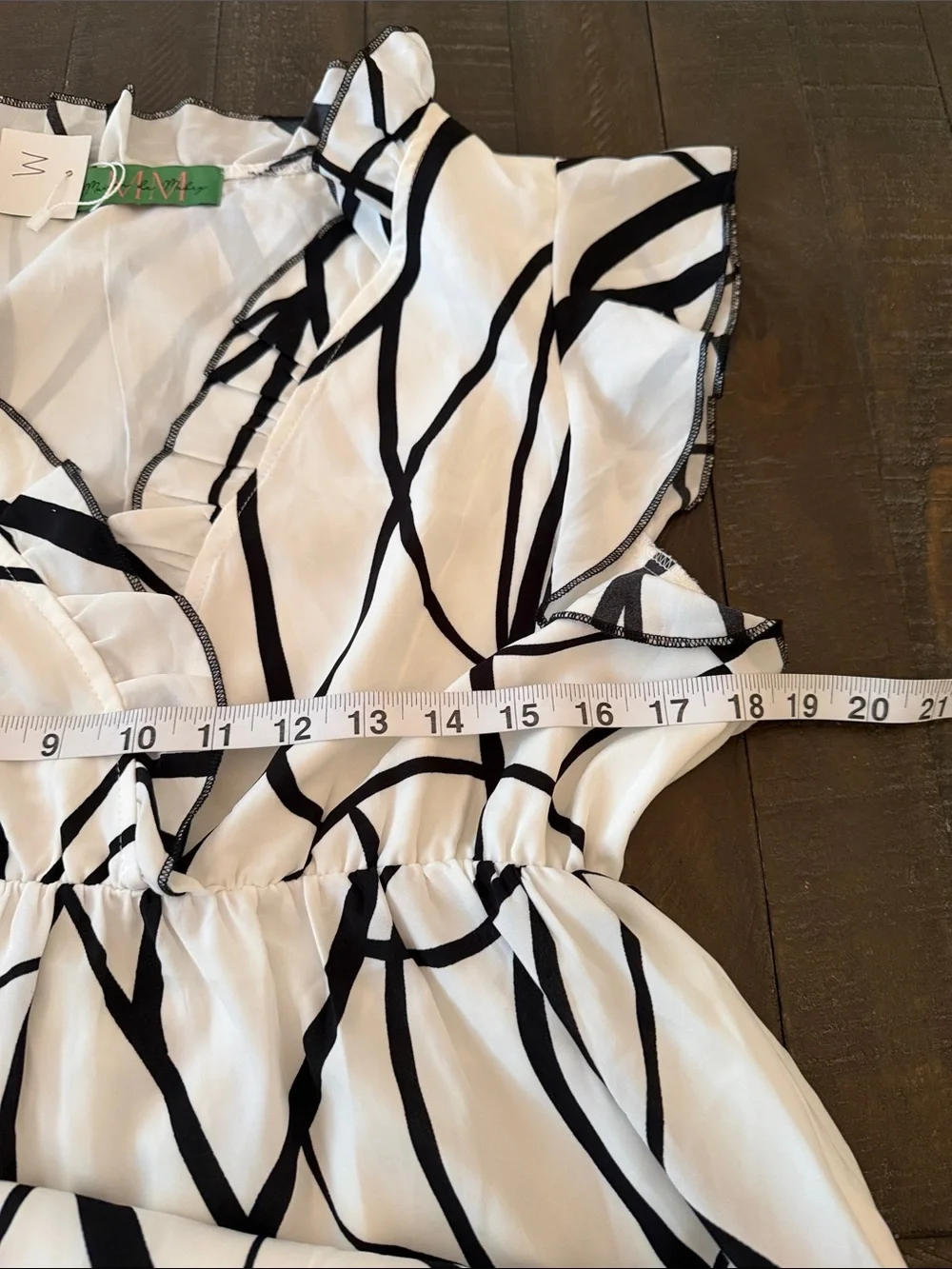 Chic Maxi Dress with Black Abstract Line Print - Picture 7 of 10